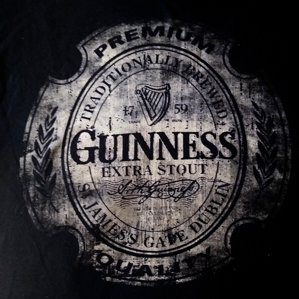 Guineas official T-shirt, sz small, black EUC